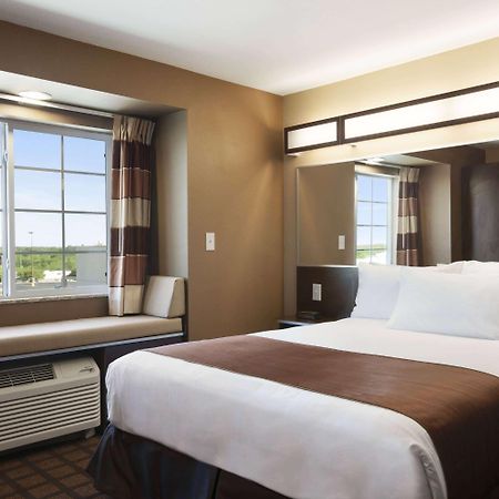Microtel Inn & Suites Pleasanton Buitenkant foto