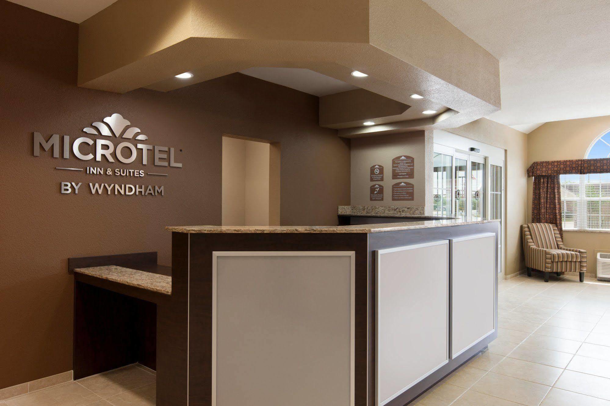 Microtel Inn & Suites Pleasanton Buitenkant foto